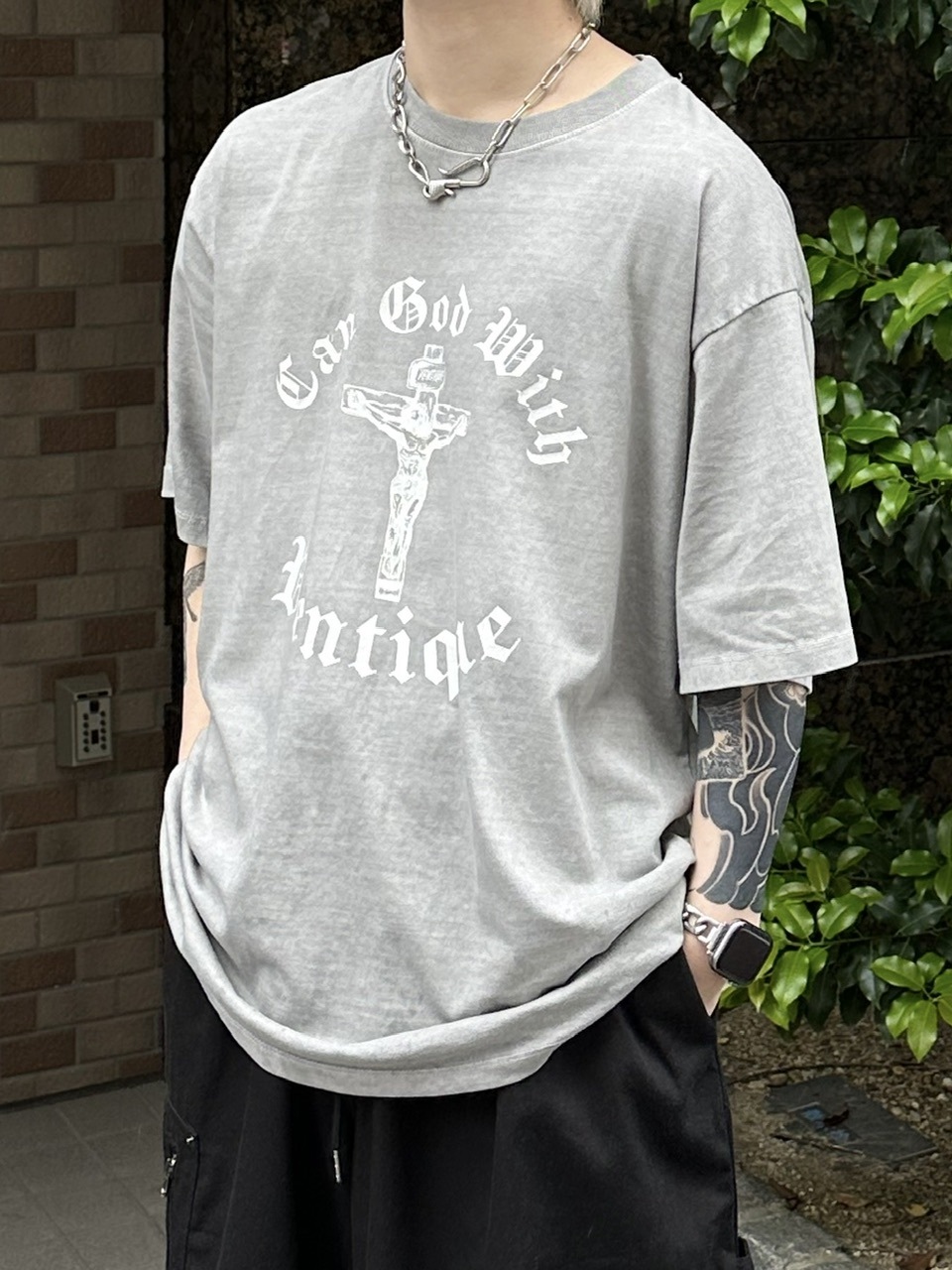 大阪店WEB限定【Chikashitsu +】box fit jesus t-shirt (2color) | OUR