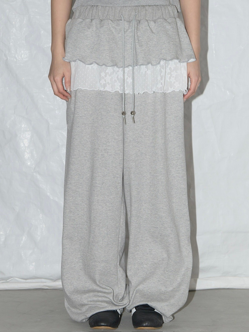 【FANCY CLUB】FRILL LACE BUTTON SWEATPANTS / 【ファンシークラブ】フリルレースレイヤードボタンスウェットパンツ