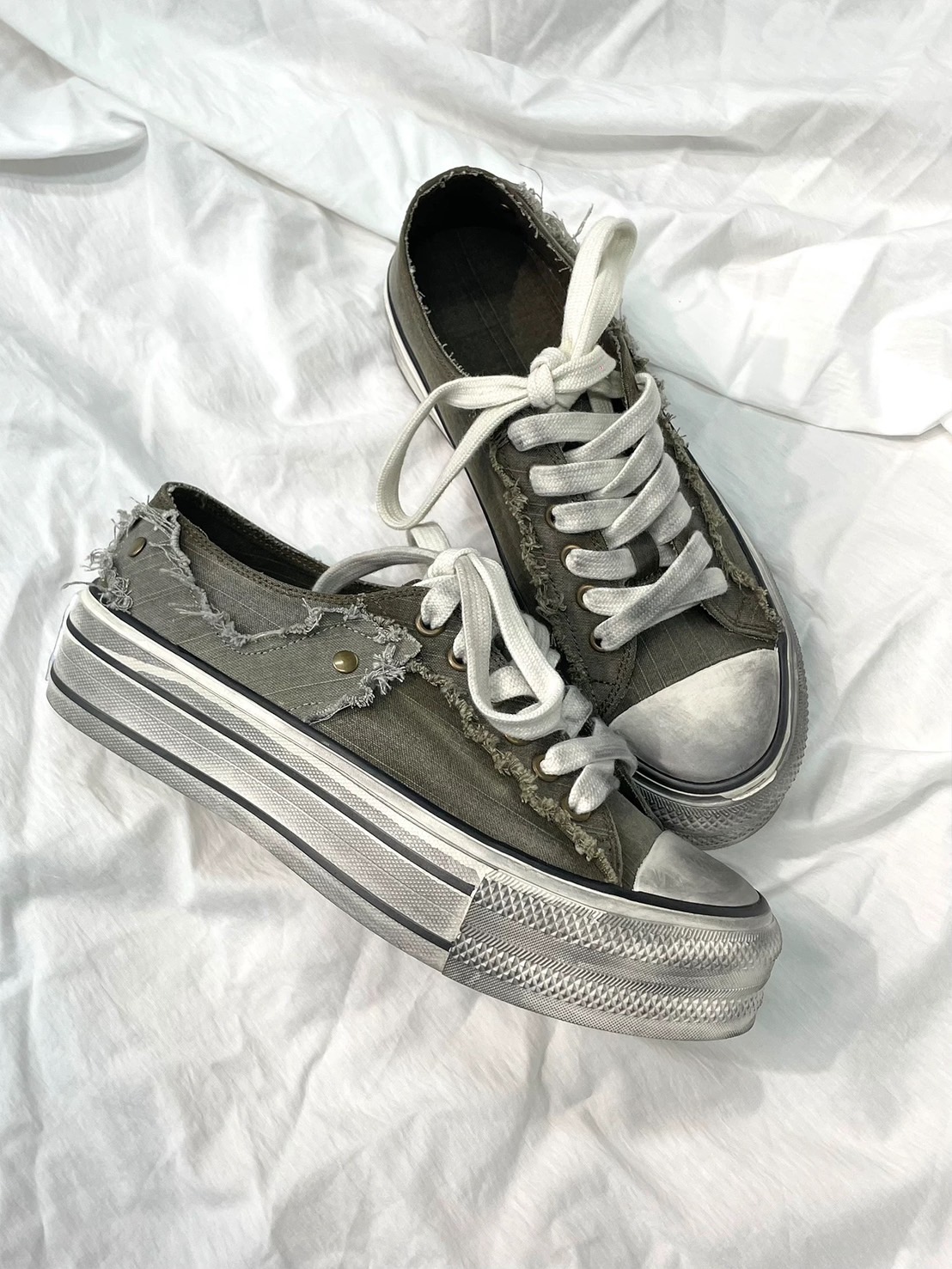 【Cest Nous】Distressed Canvas Sneakers / 【セヌー】ダーティーデニムキャンバス厚底スニーカー
