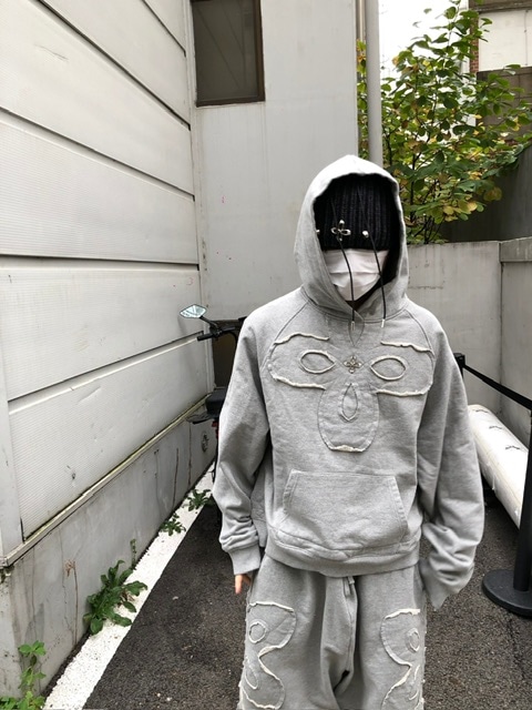 【SURGERY】クローバー ロゴ パッチ スウェット パーカー★人気 3/9再入荷【SURGERY】clover logo patchs sweat hoodie | OUR