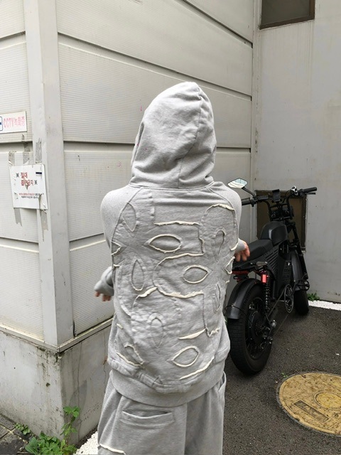 人気 ★SURGERY★ CLOVER LOGO PATCHS SWEAT HOODIE 3/9再入荷【SURGERY】clover logo patchs sweat hoodie | OUR