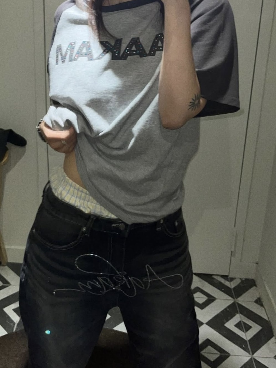 【AAKAM】Rhinestone Washed Denim Pants