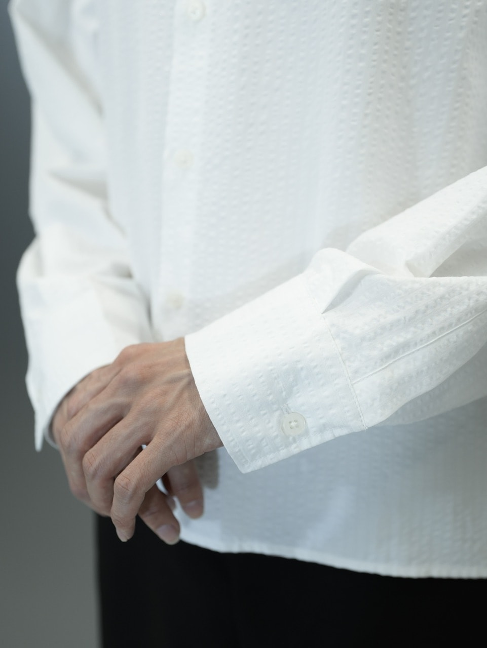 Chikashitsu + CS ストライプシャツ CS】CROPPED STRIPE BUTTON UP SHIRT (WHITE) | OUR BRAND