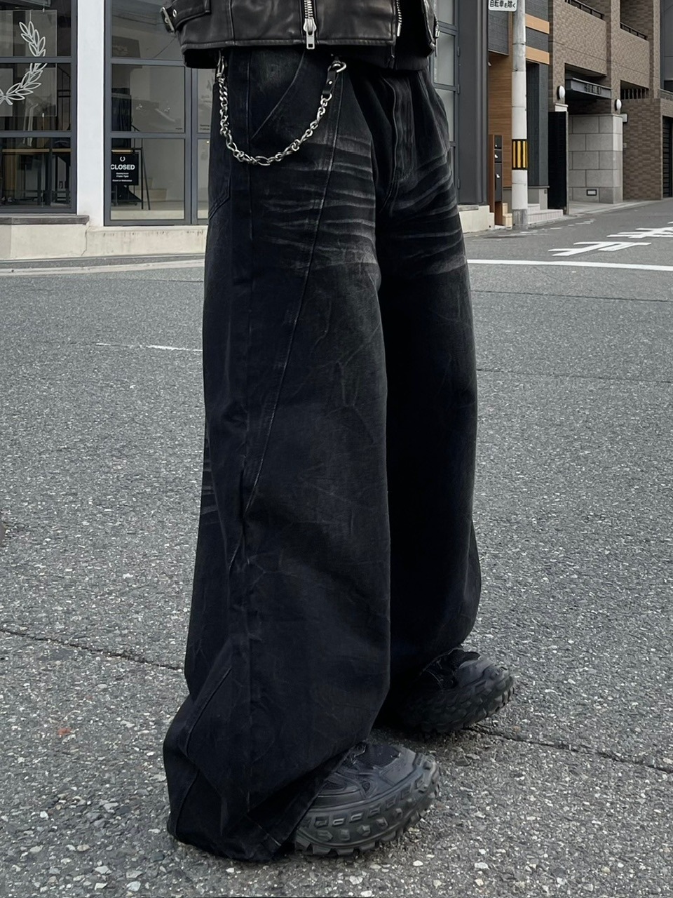 受注制【Chikashitsu +】curve stitch wide denim pants