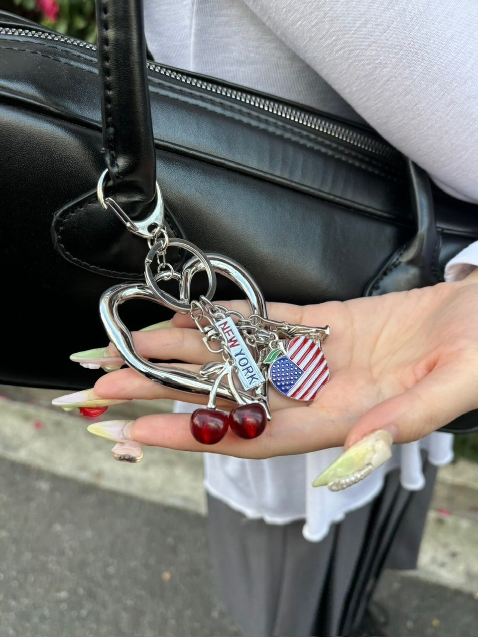 Chikashitsu +】original big heart charm key strap | OUR BRAND