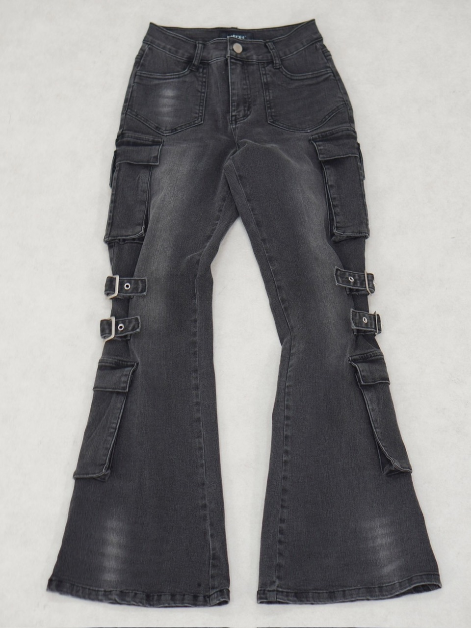 REFLEM フレアデニムカーゴパンツ REFLEM（レフレム）の「『REFLEM/レフレム』フレアデニムカーゴ