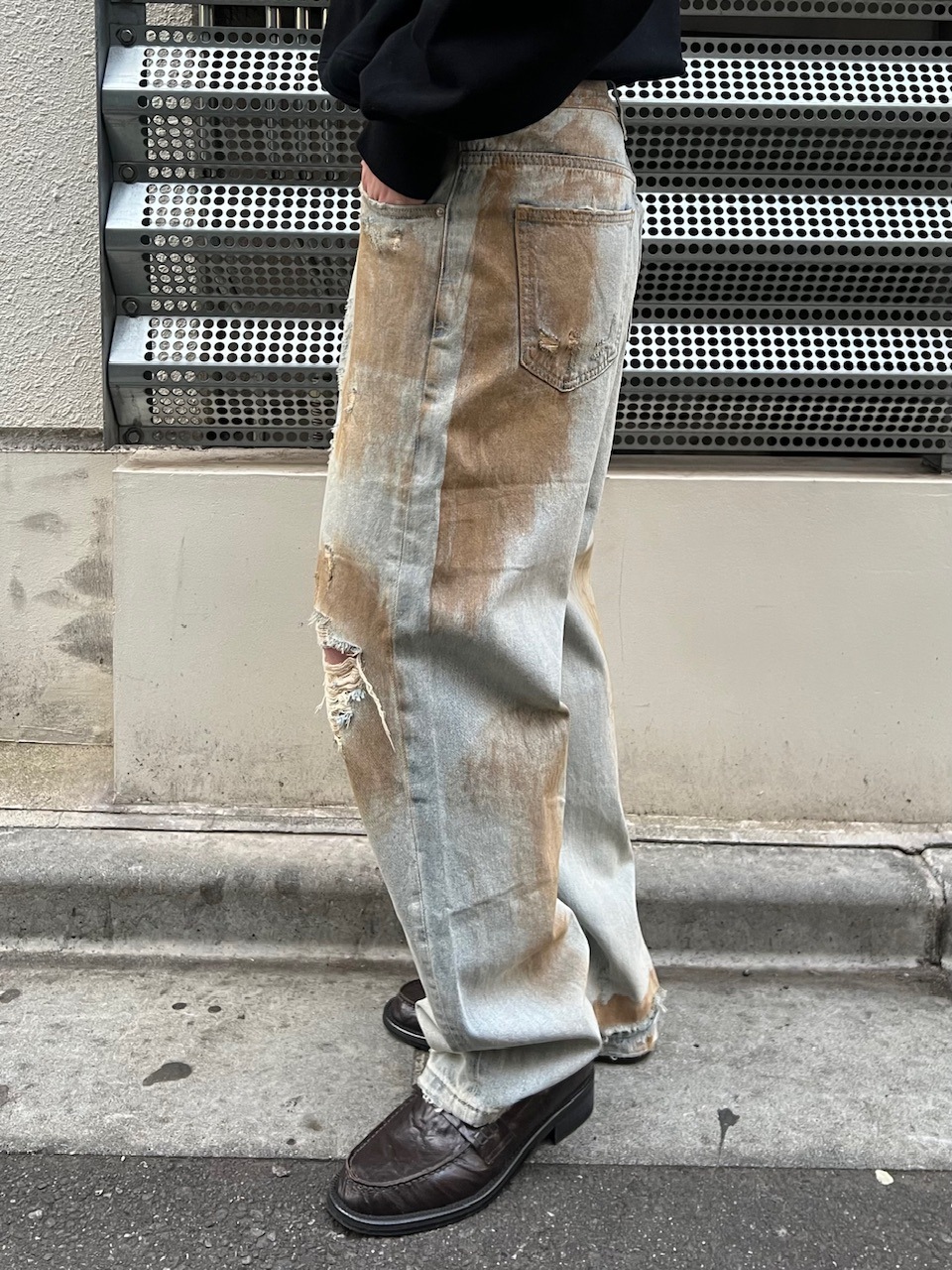 Chikashitsu+ダメージデニムパンツ Chikashitsu+ 「Chikashitsu +」 「GLAMOUR」ダメージ加工デニム