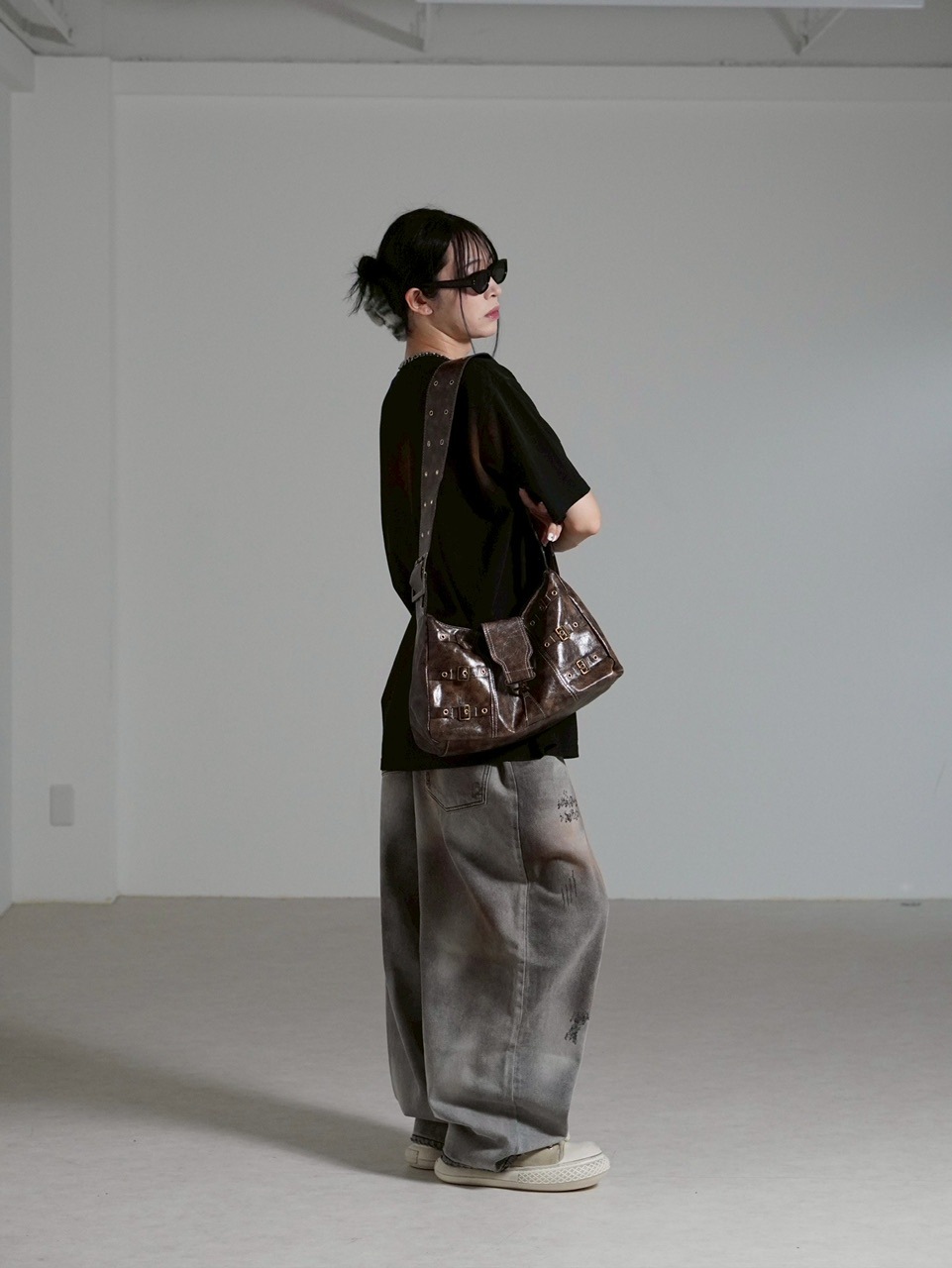 受注制【Chikashitsu +】antique leather buckle shoulder bag