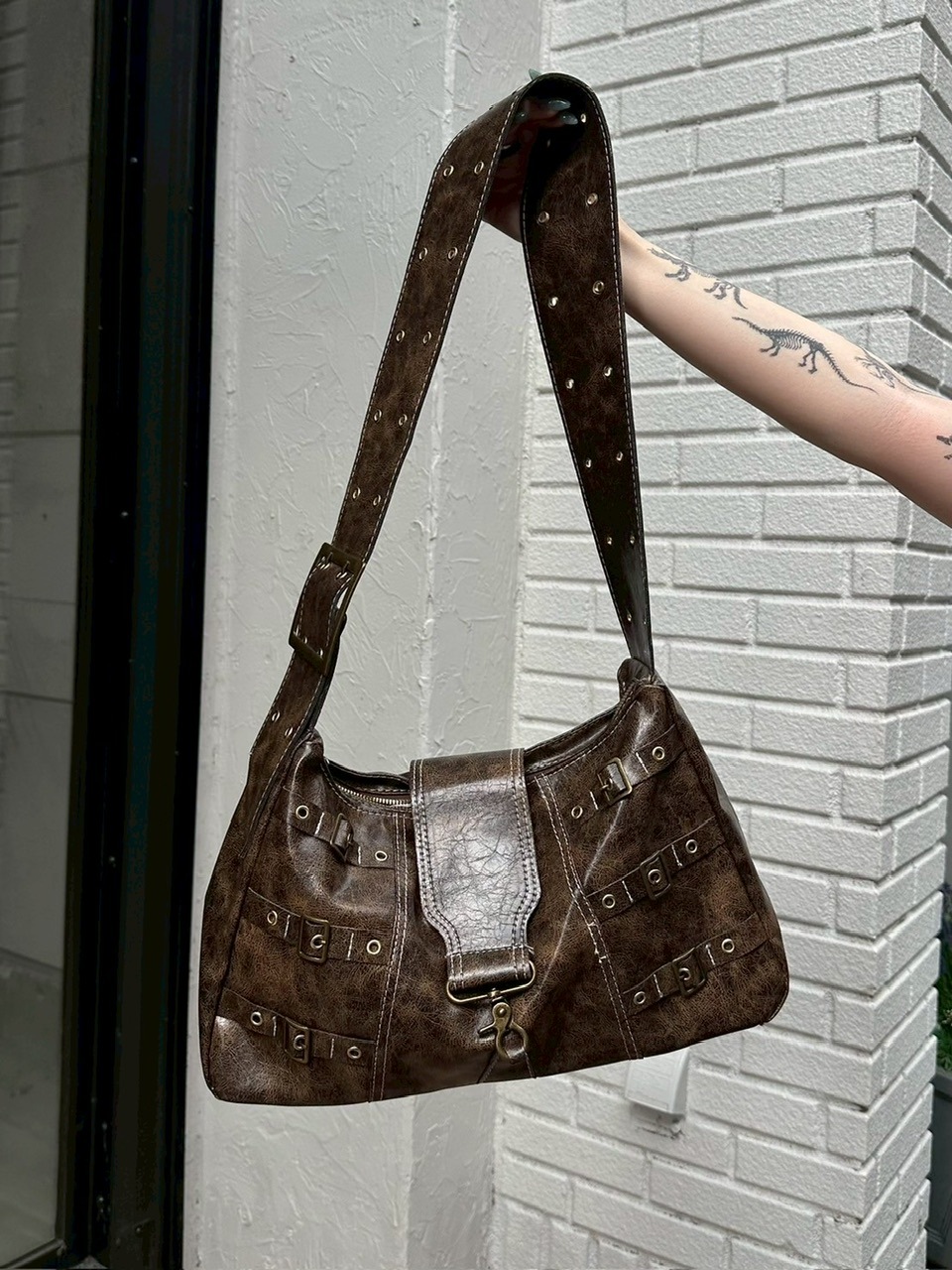 アンティークバック 受注制【Chikashitsu +】antique leather buckle shoulder bag