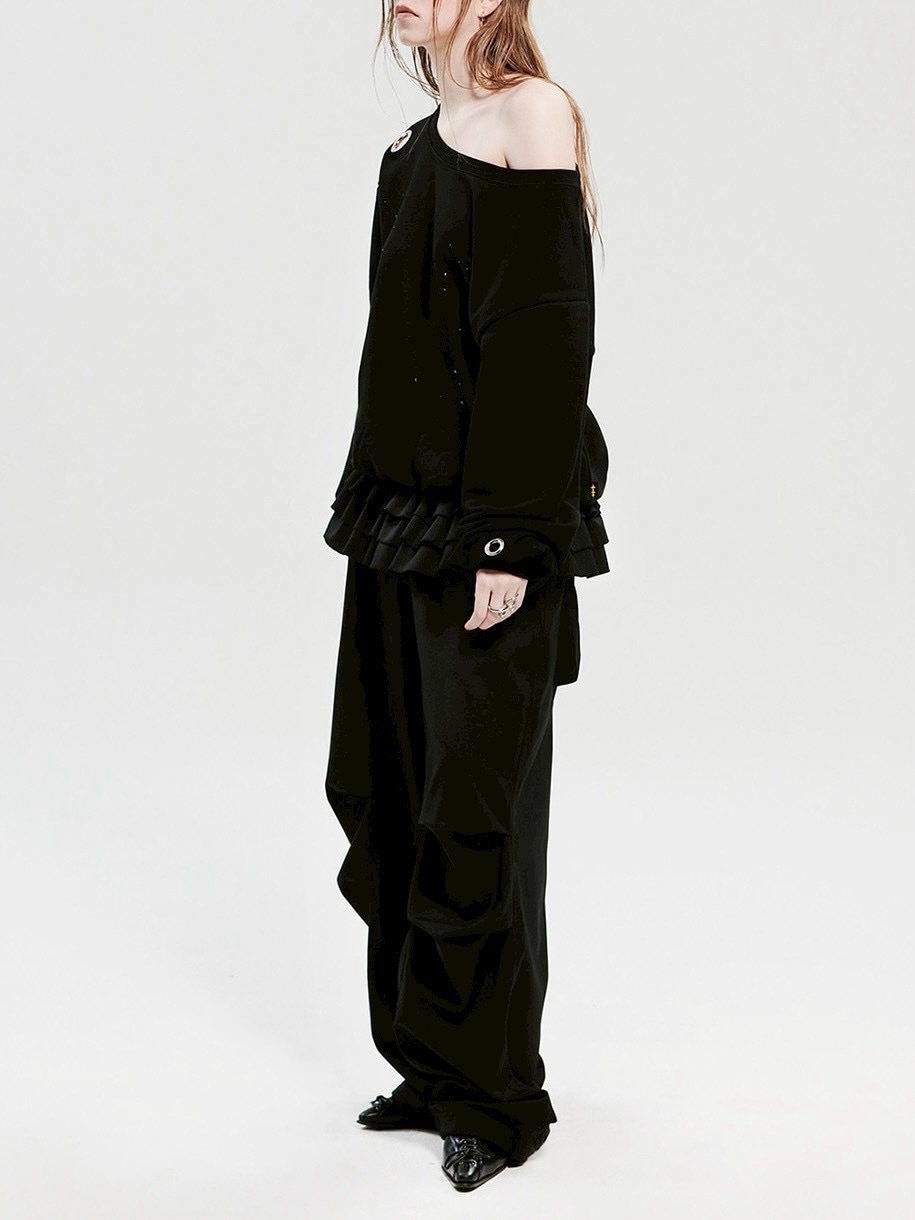 【HOLY NUMBER 7】Eyelet Cubic Off-Shoulder Sweatshirt