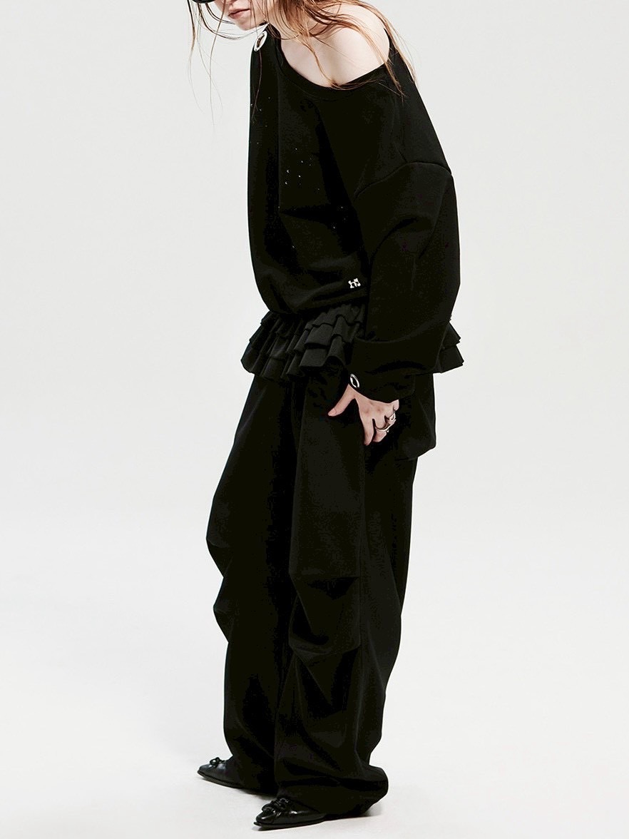 【HOLY NUMBER 7】Eyelet Cubic Off-Shoulder Sweatshirt