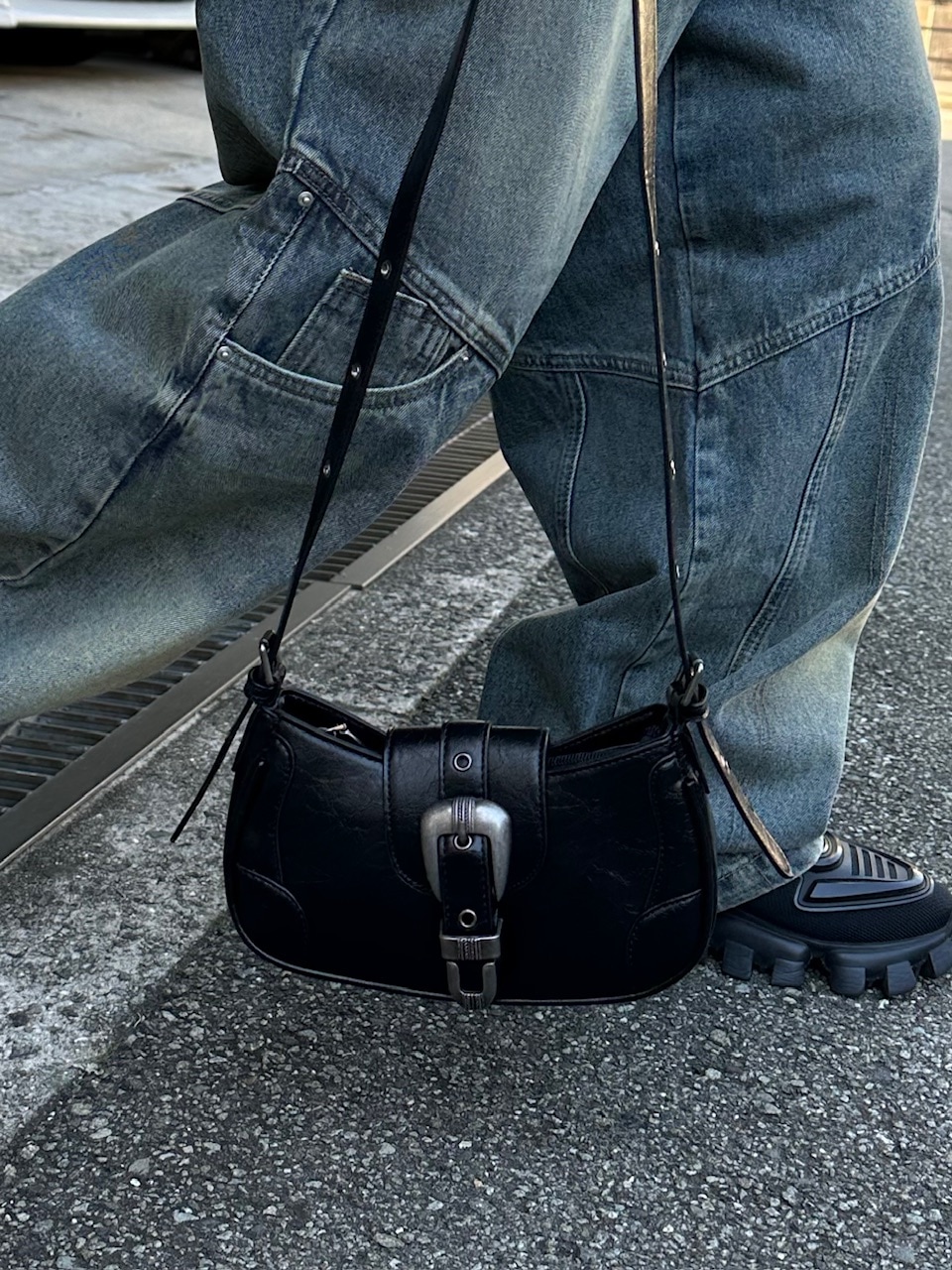 大阪店WEB限定受注制【Chikashitsu +】belt buckle shoulder bag