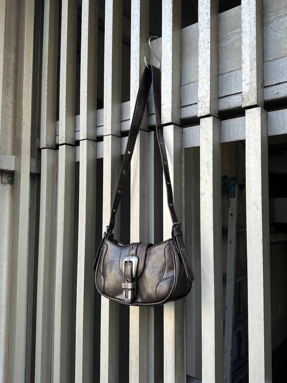 大阪店WEB限定受注制【Chikashitsu +】belt buckle shoulder bag