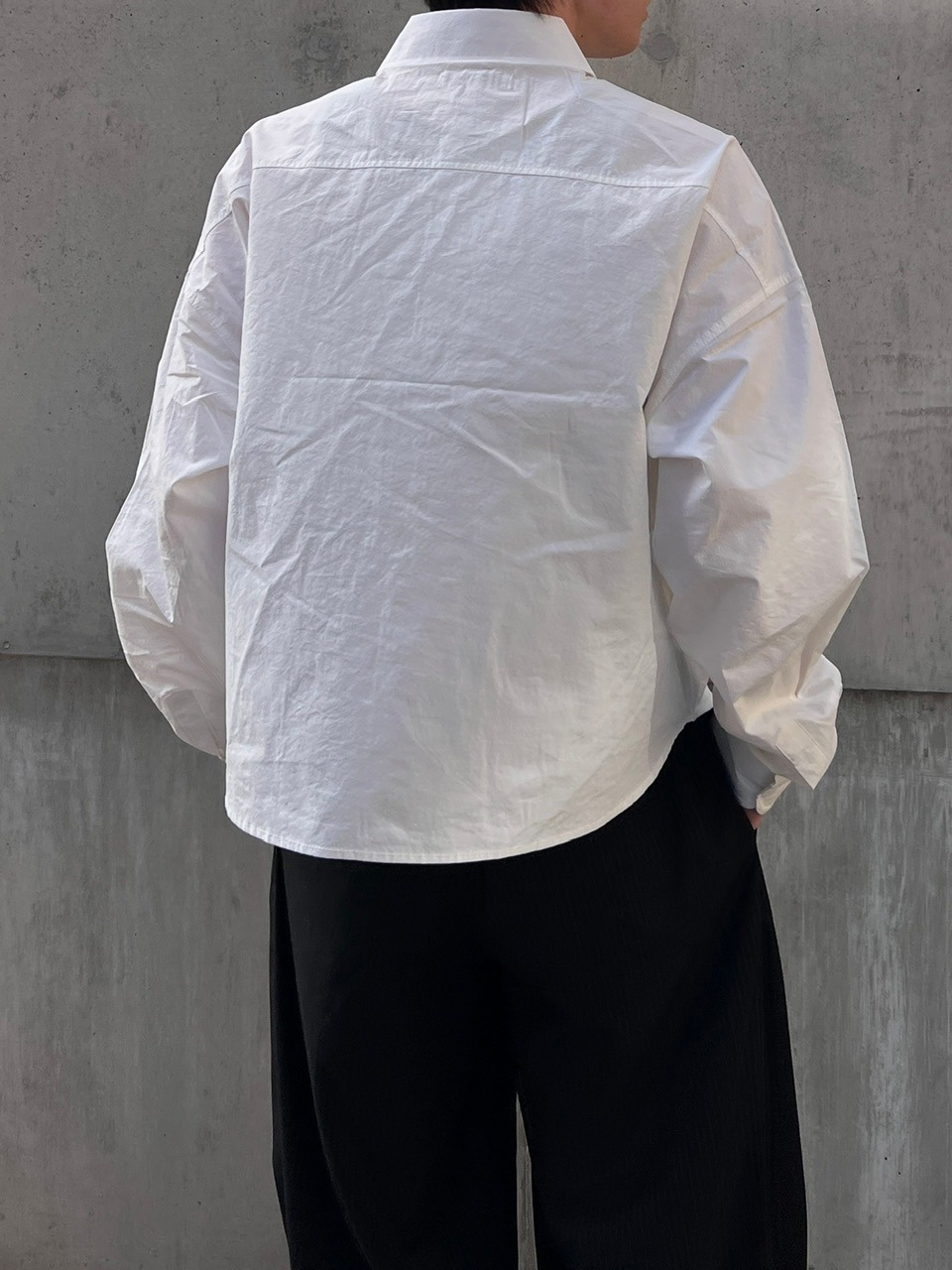 東京店WEB限定受注制【Chikashitsu +】Loose fit cropped shirt