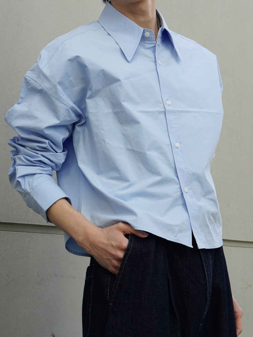 東京店WEB限定受注制【Chikashitsu +】Loose fit cropped shirt
