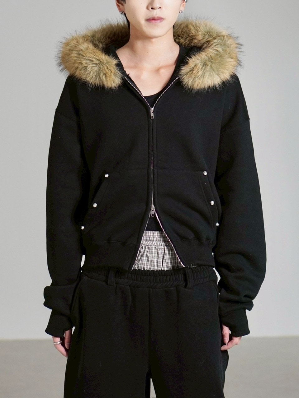 受注制【Chikashitsu +】cropped studs fur zip hoodie