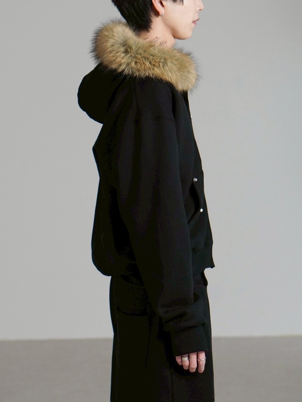 shu♡shu 受注制【Chikashitsu +】cropped studs fur zip hoodie