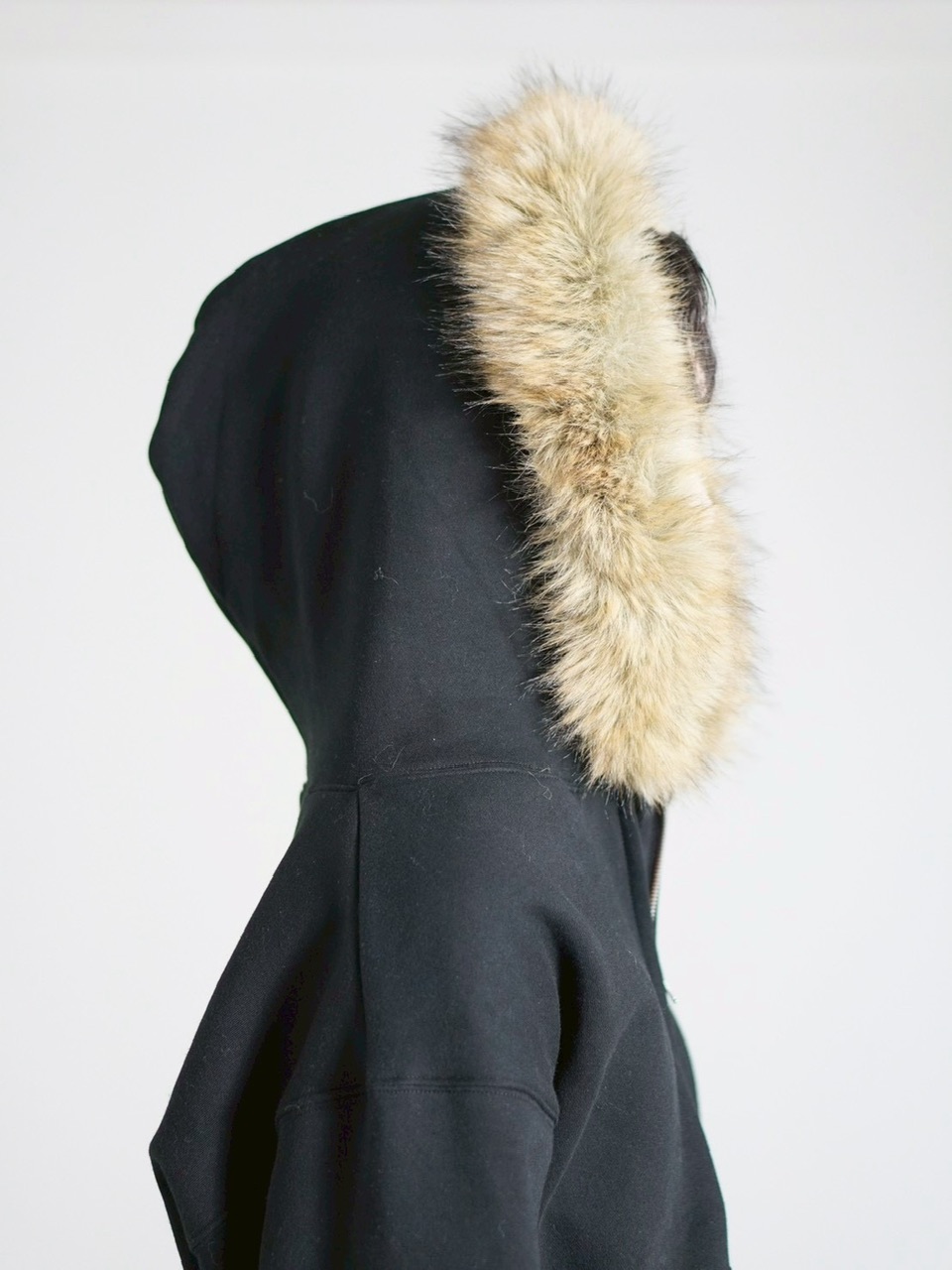 受注制【Chikashitsu +】cropped studs fur zip hoodie