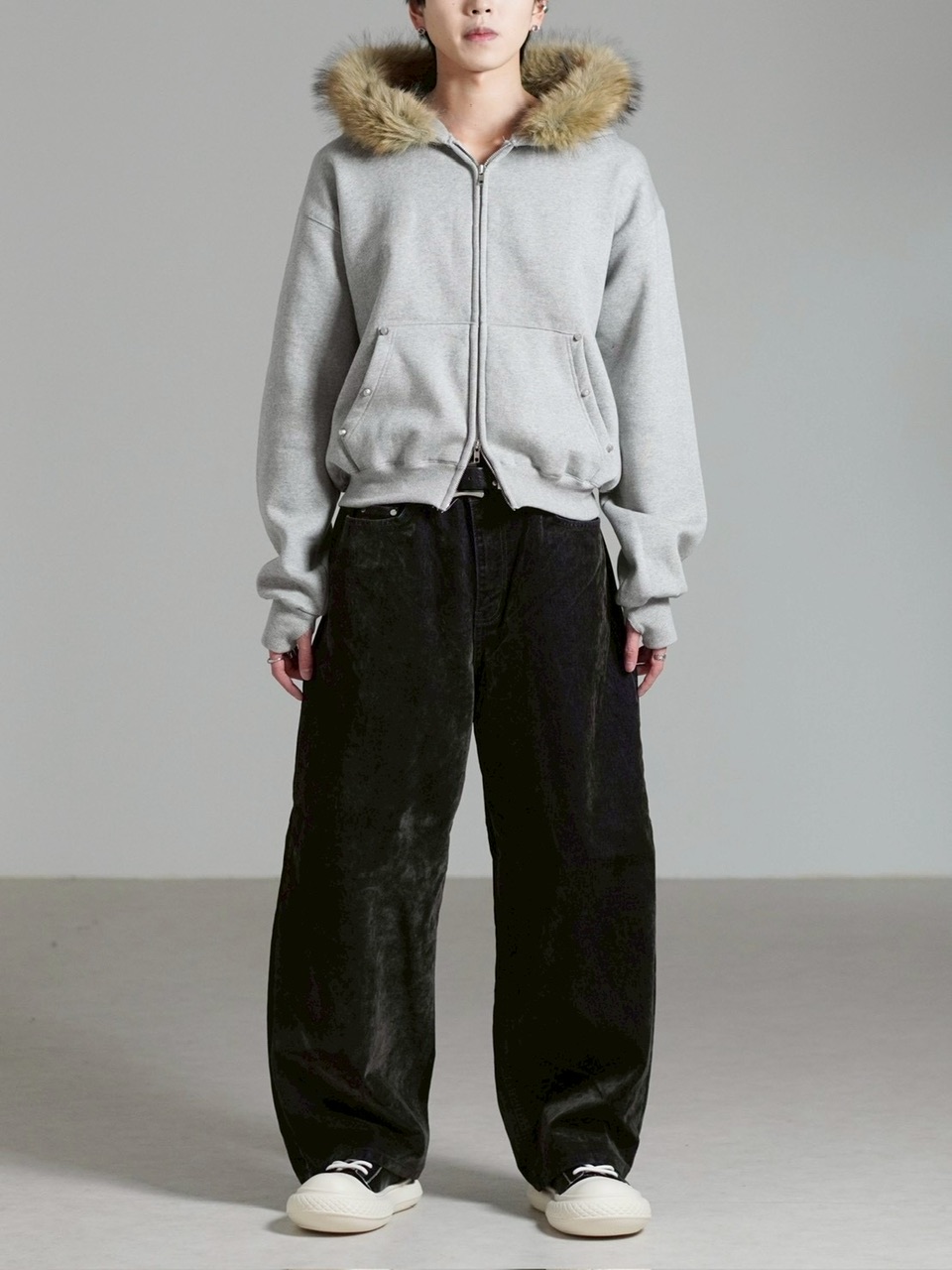 受注制【Chikashitsu +】cropped studs fur zip hoodie