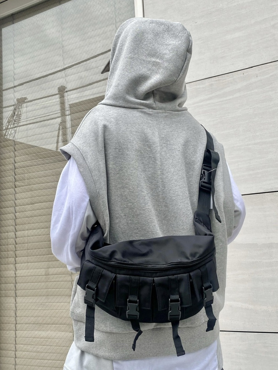 受注制【Never mind the XU】sleeveless zip hoodie (2color) | OUR