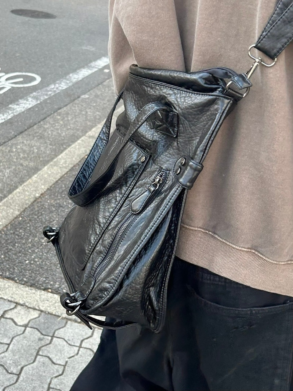 受注制【Chikashitsu +】antique like eco leather tote bag