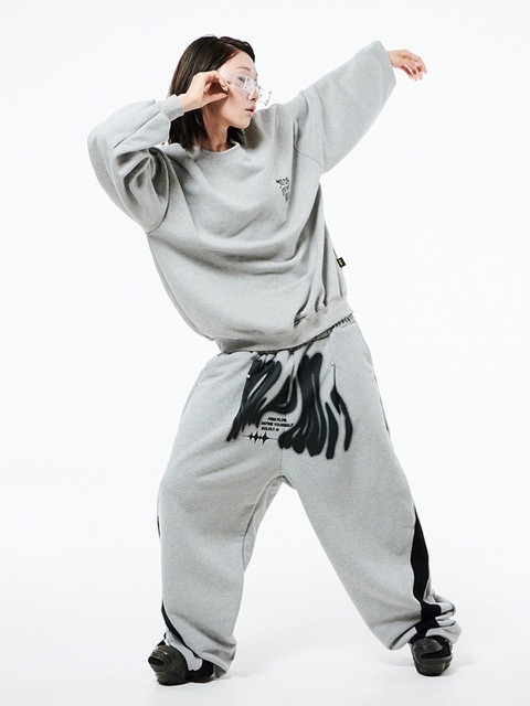 HOLY NUMBER 7】Oversized Hip Hop fit lettering graffiti sweatshirt