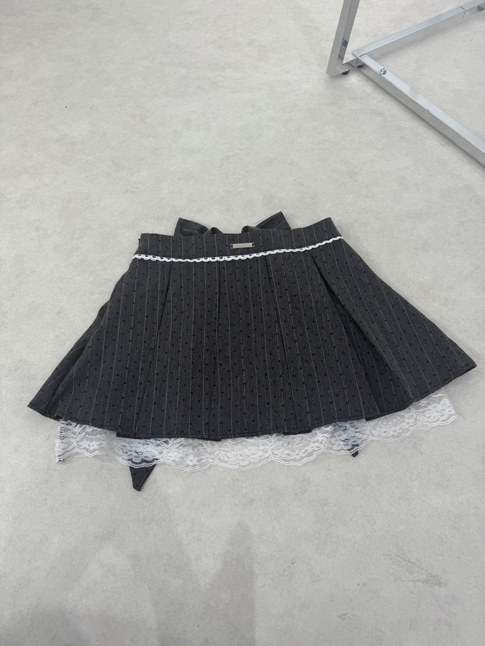 受注制【Nerd out XU】back ribbon pleats skirt