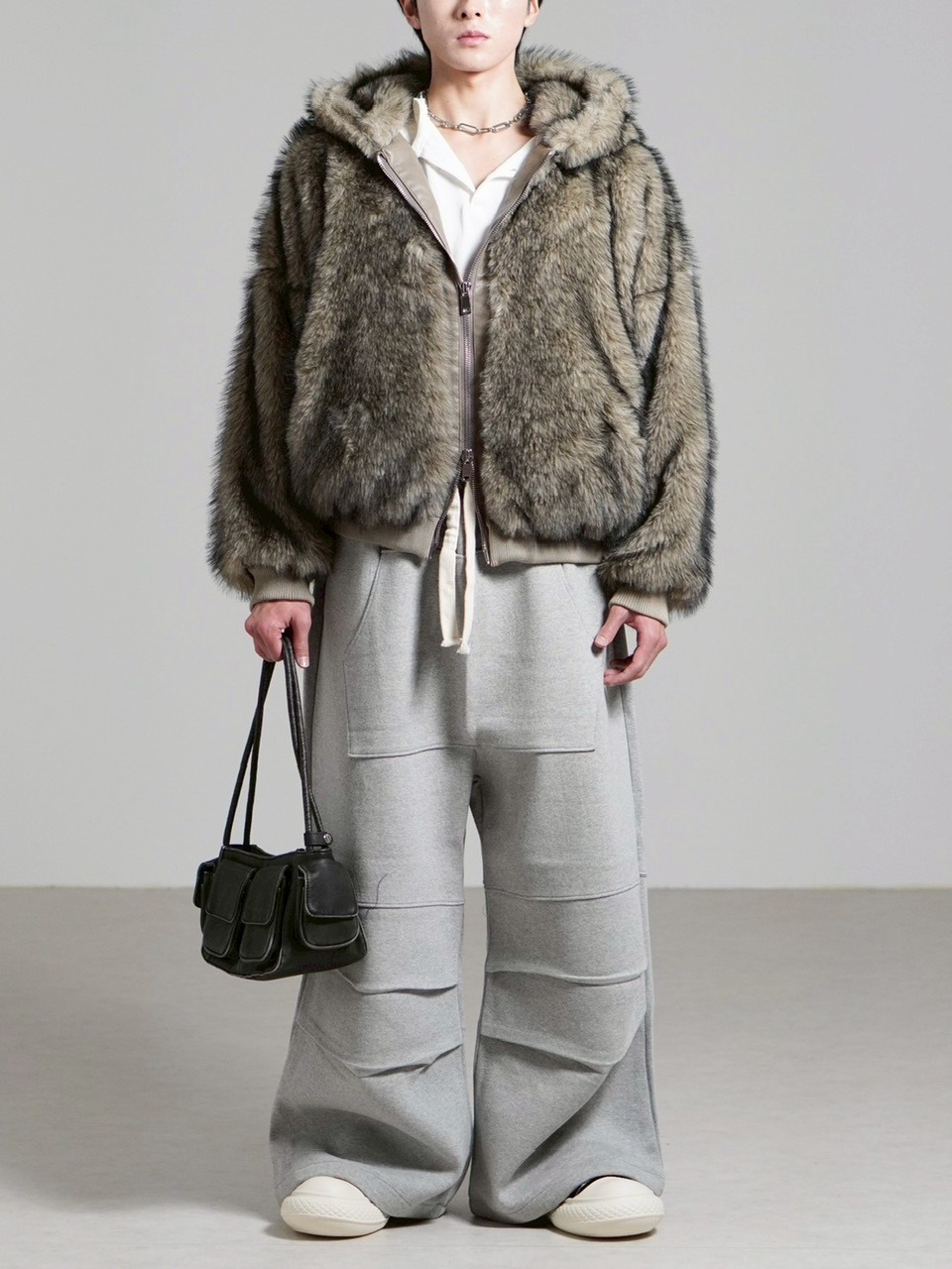 受注制【Chikashitsu +】oversized hooded fur blouson