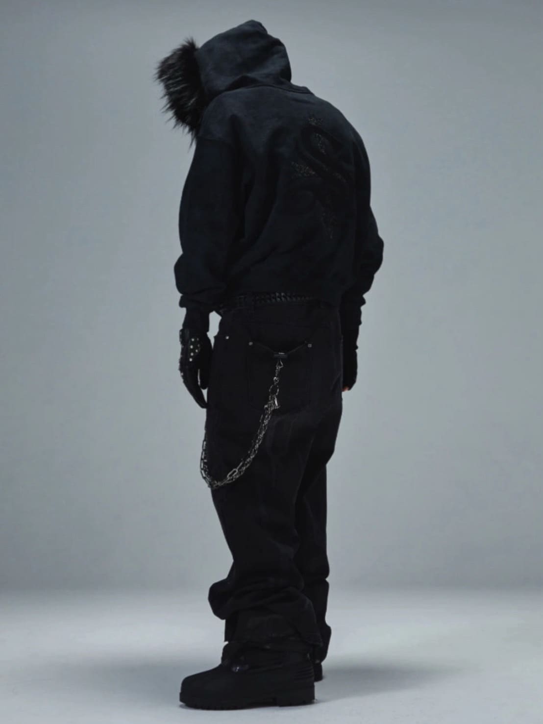 SUPPLIER】FAUX FUR CROSS ZIP HOODIE / 【サプライヤー】バック