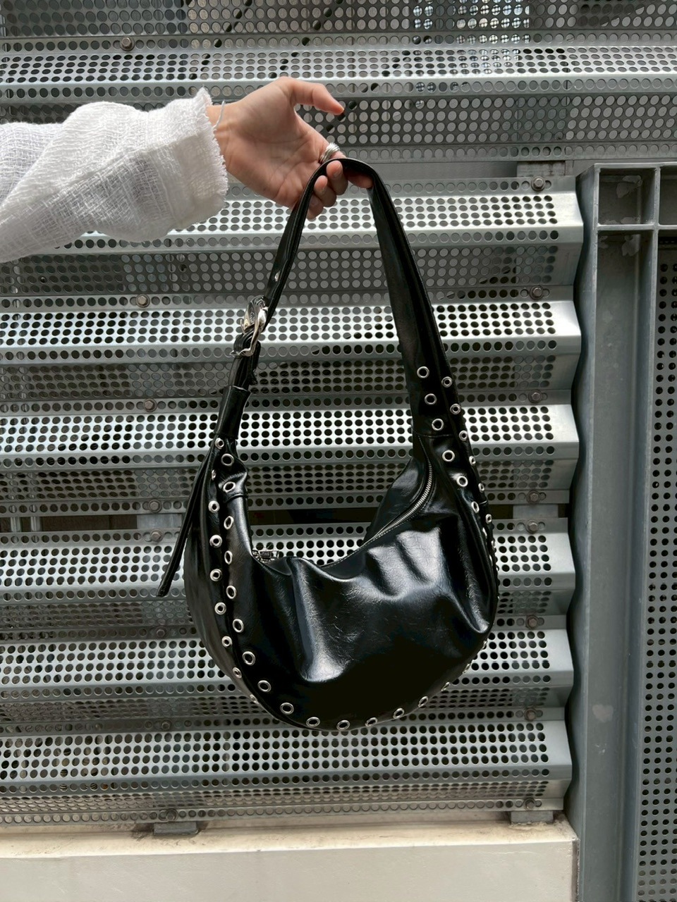 東京店WEB限定受注制【Chikashitsu +】eyelet cross bag | OUR BRAND