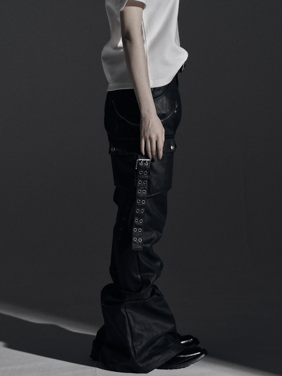 Rosen Kreuz】SIDE BELT BIG WIDE PANTSサイズ2 Rosen Kreuz】SIDE BELT BIG WIDE PANTS (2color) | OUR BRAND