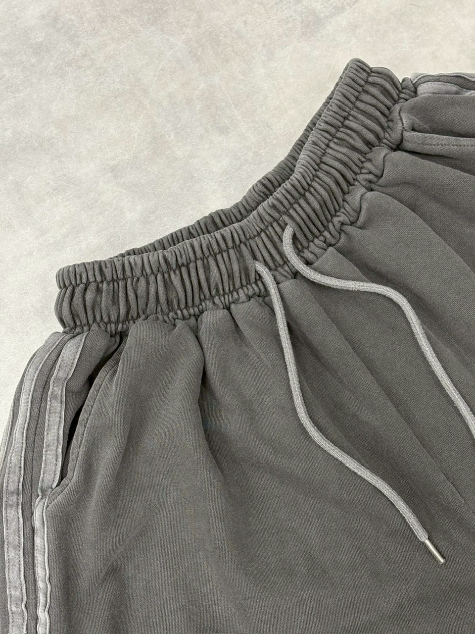 【nmtc+】side line pigment sweat shorts (2color)
