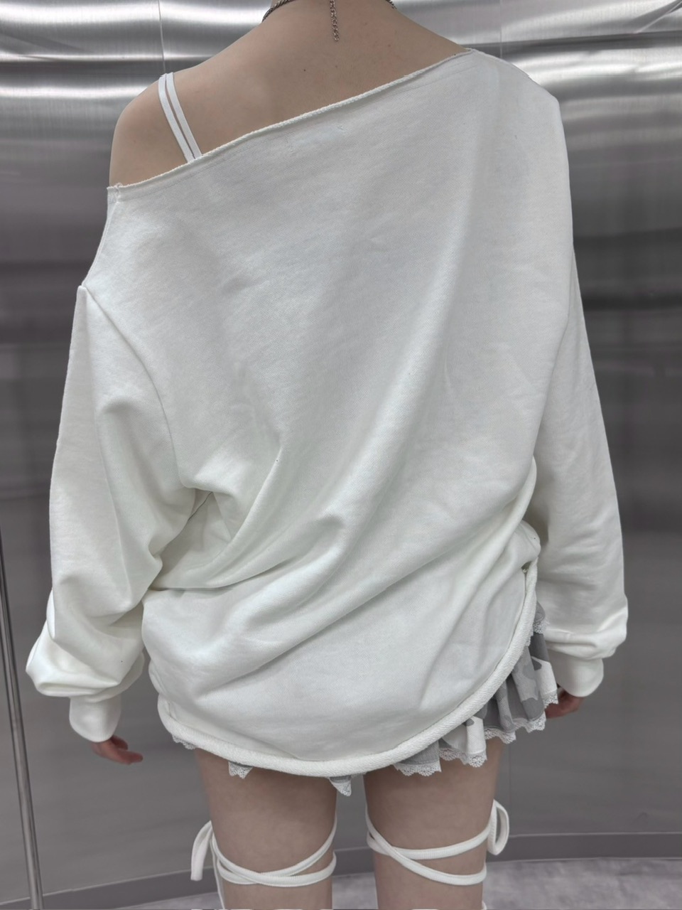 トップス nmtc+ one shoulder beads sweat shirts 受注制【nmtc +】one shoulder beads sweat shirts (3color