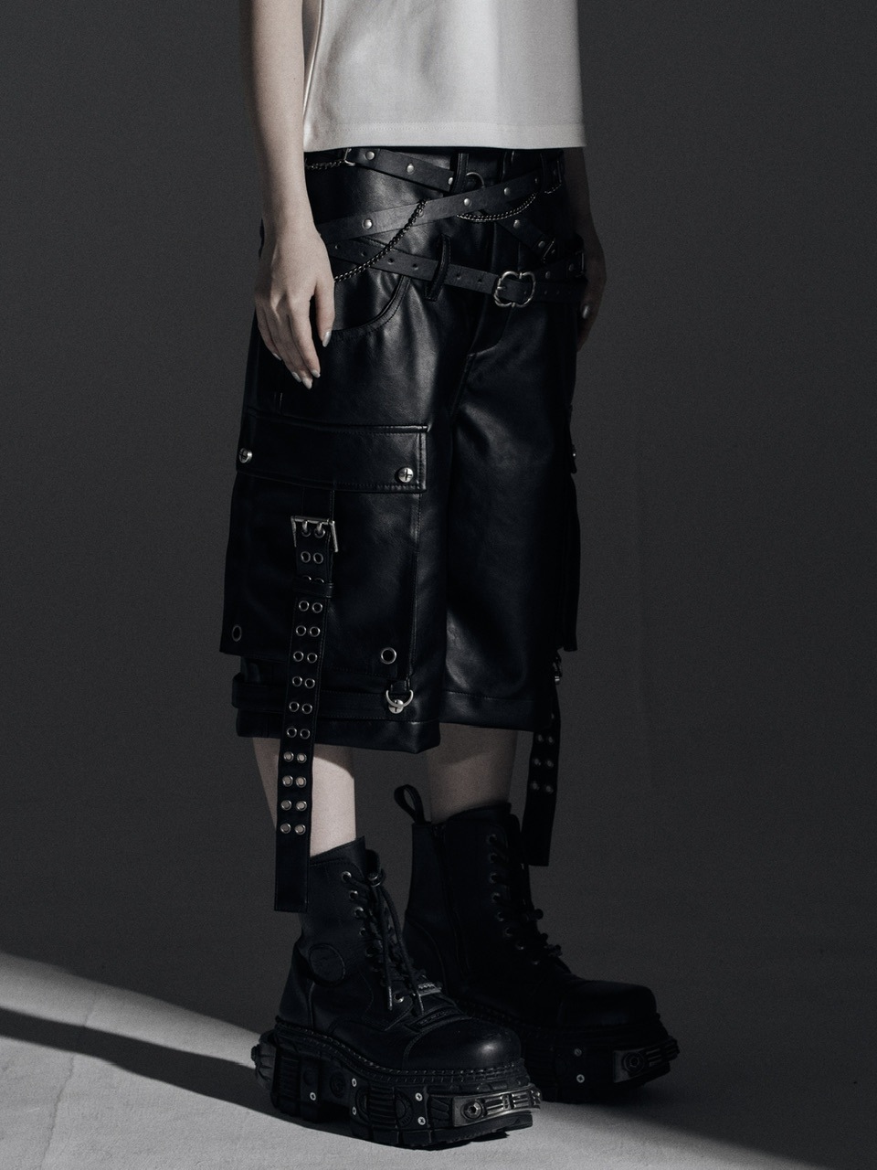 Rosen Kreuz】DOUBLE WAIST LEATHER SHORT PANTS | OUR BRAND,Rosen