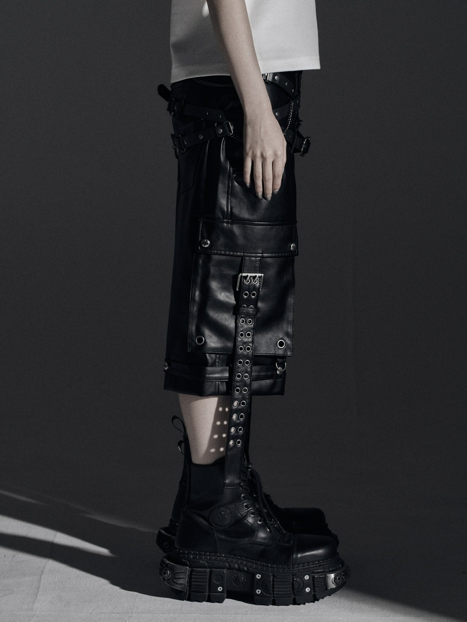 【Rosen Kreuz】LEATHER SHORT PANTS サイズ2 Rosen Kreuz】DOUBLE WAIST LEATHER SHORT PANTS | OUR BRAND