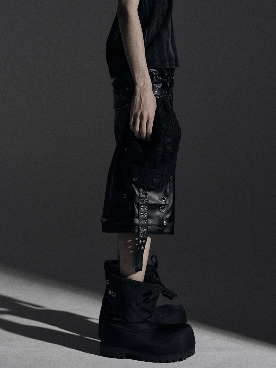 【Rosen Kreuz】LEATHER SHORT PANTS サイズ2 Rosen Kreuz】DOUBLE WAIST LEATHER SHORT PANTS | OUR BRAND