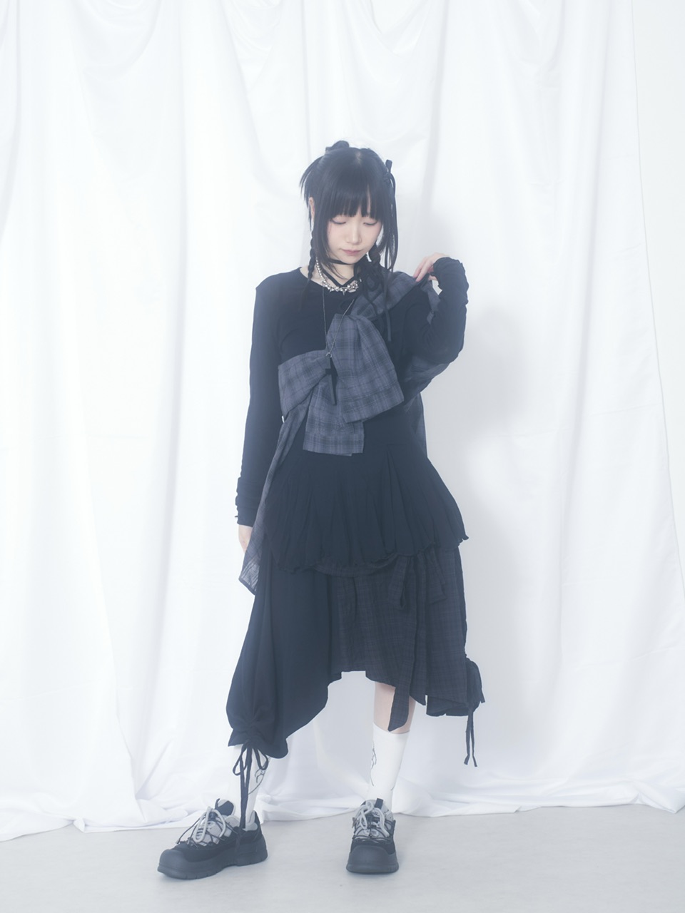 treatürself Angel ribbon asymmetry skirt treatürself Angel ribbon asymmetry skirt