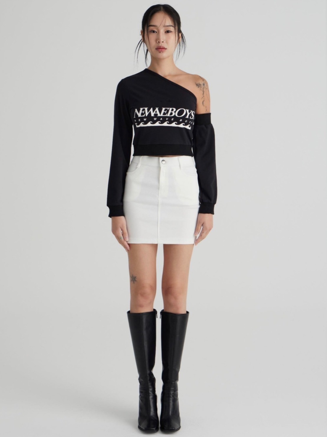 NEWWAVEBOYS】Separation Sleeve Logoplay MTM | OUR BRAND