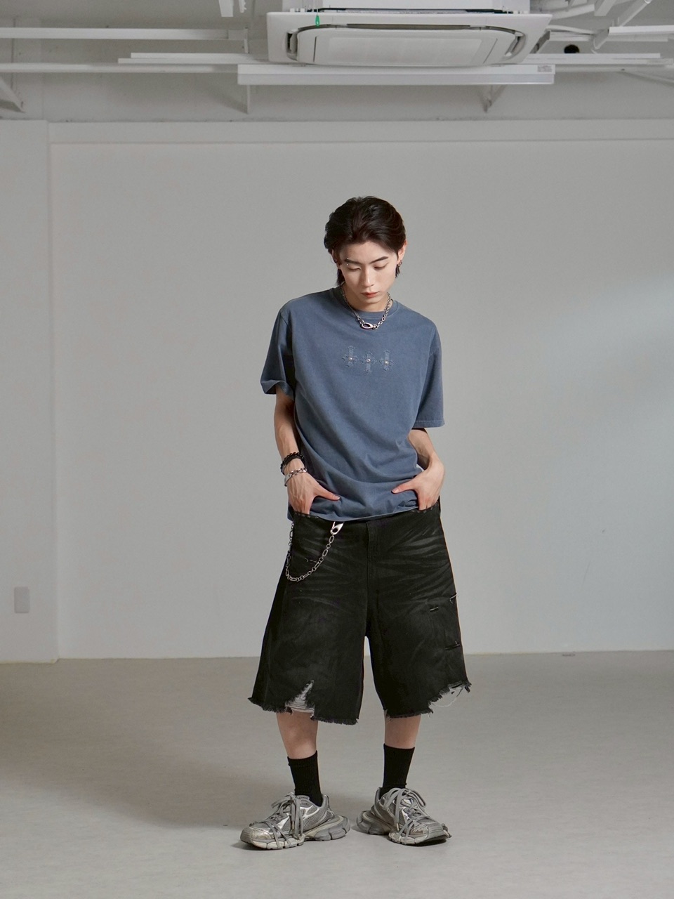 受注制【Chikashitsu +】oiled wash damage bermuda pants / 【チカシツプラス】オイルドウォッシュダメージバミューダパンツ (2color)