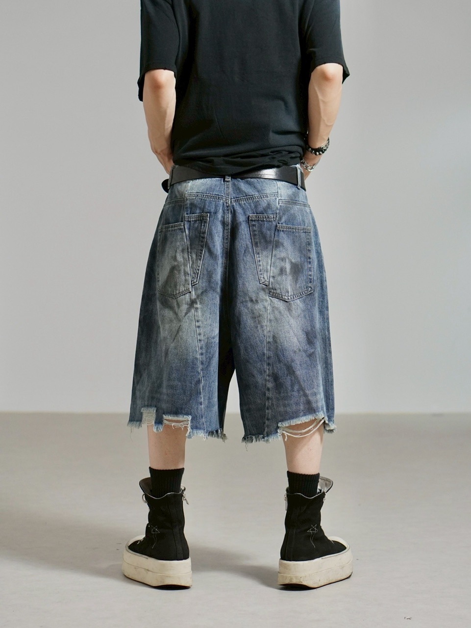 受注制【Chikashitsu +】oiled wash damage bermuda pants / 【チカシツプラス】オイルドウォッシュダメージバミューダパンツ (2color)