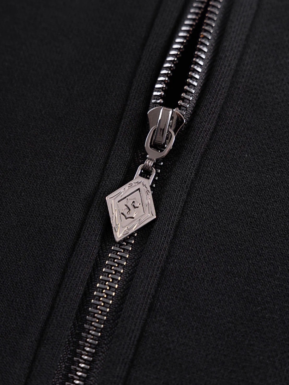 SUPPLIER】RHINESTONE CROSS SLEEVE ZIP HOODIE