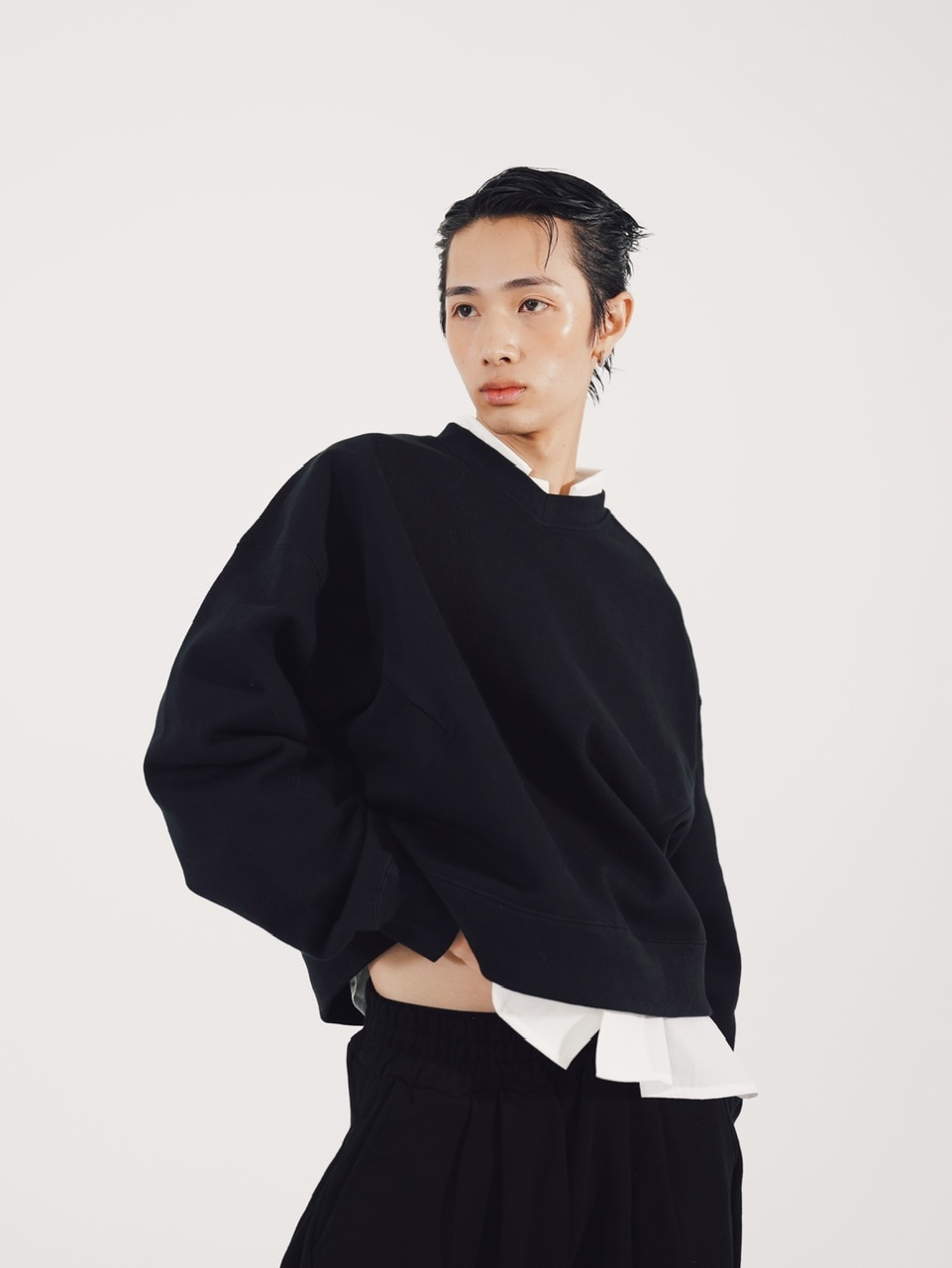 CS】cropped vneck sweat shirt (black) | OUR BRAND,Chikashitsu +,CS
