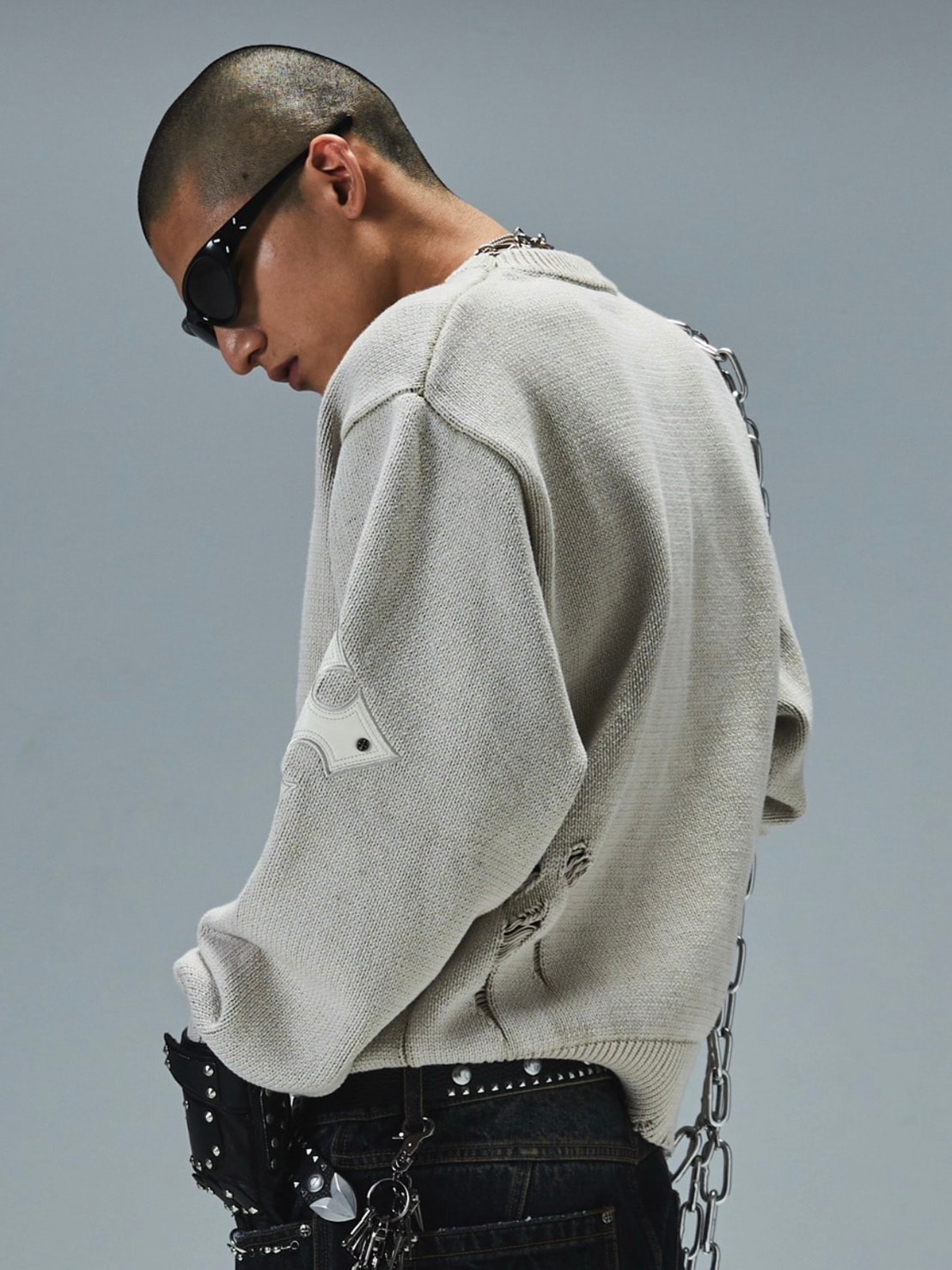 SUPPLIER】DISTRESSED CROSS LEATHER PATCH CREW KNIT V2