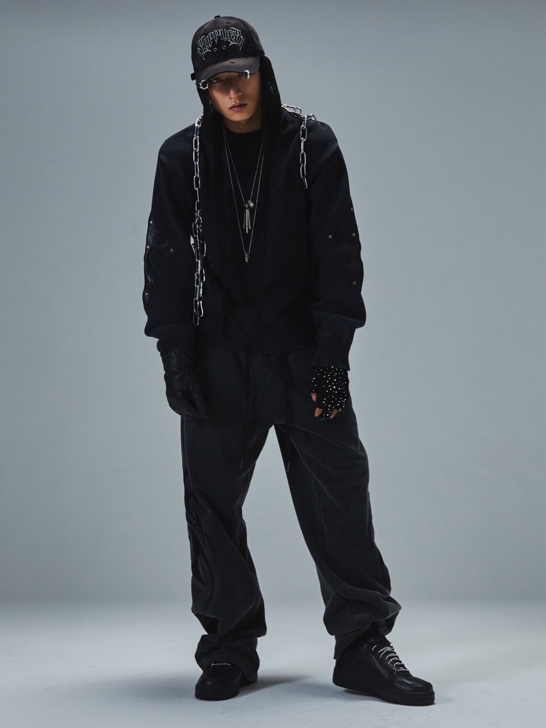 SUPPLIER】DISTRESSED CROSS LEATHER PATCH CREW KNIT V2