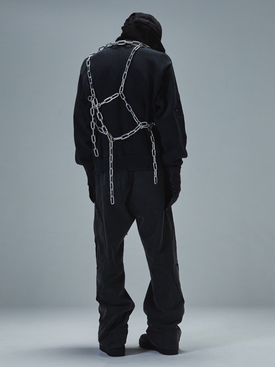 SUPPLIER】DISTRESSED CROSS LEATHER PATCH CREW KNIT V2