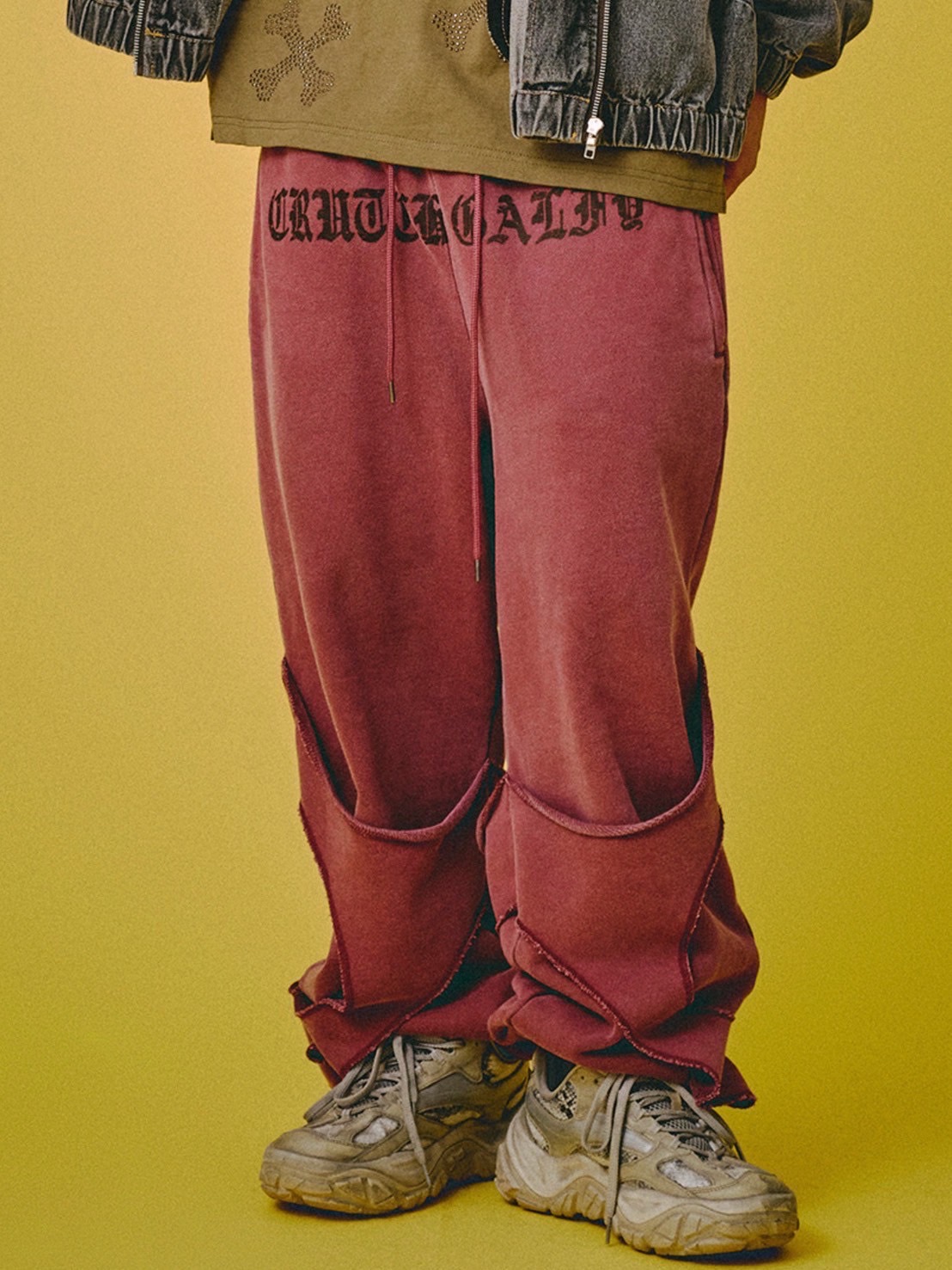 【GALFY】穴の向こうにわんちゃんスウェット