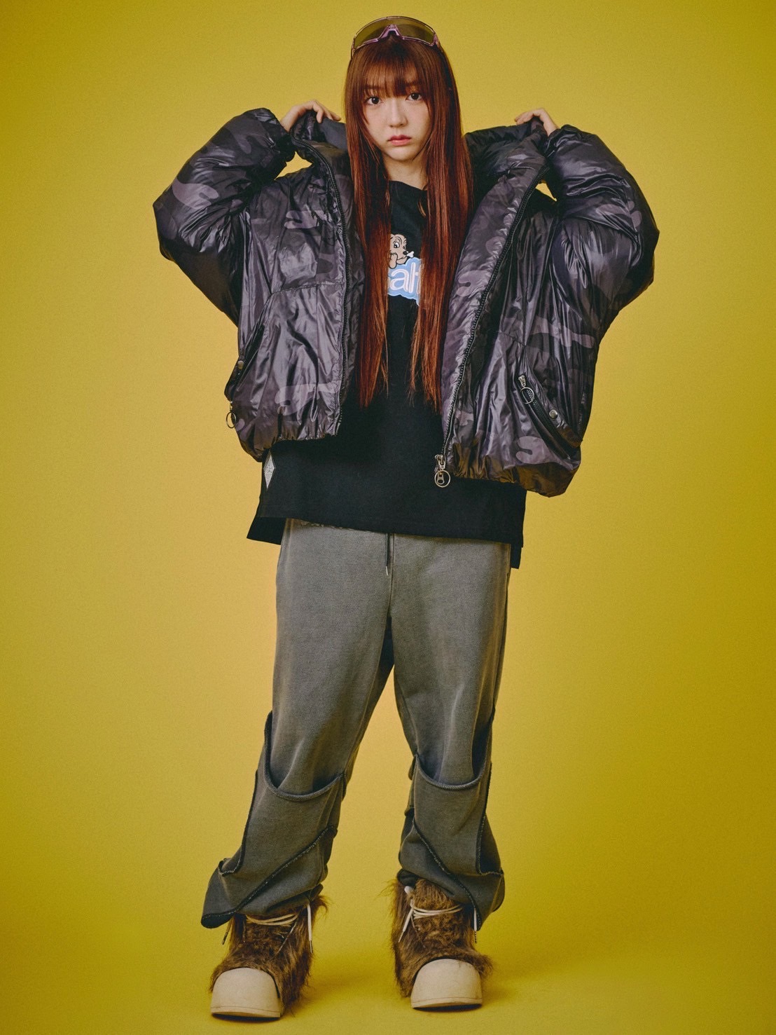 【GALFY】穴の向こうにわんちゃんスウェット