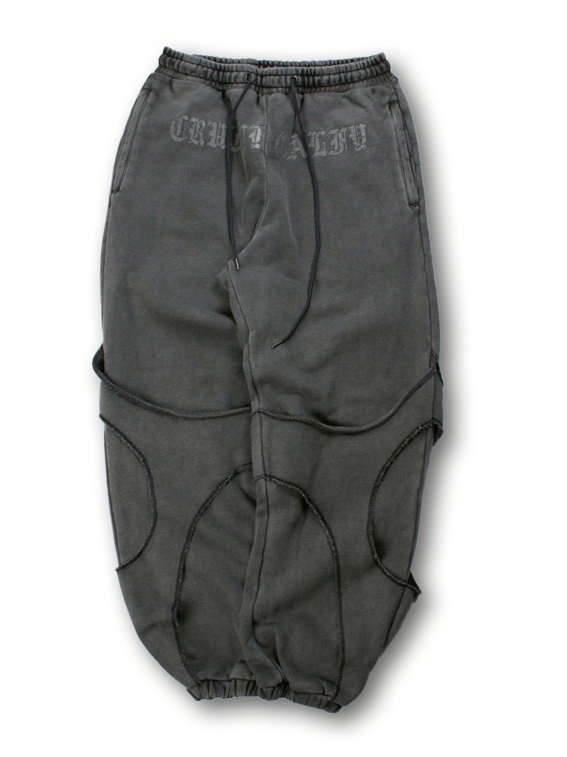 【GALFY】穴の向こうにわんちゃんスウェット