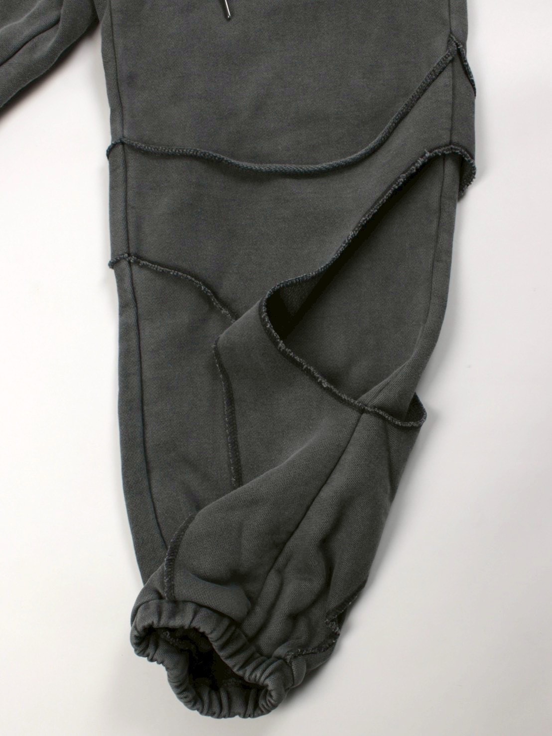 【GALFY】穴の向こうにわんちゃんスウェット