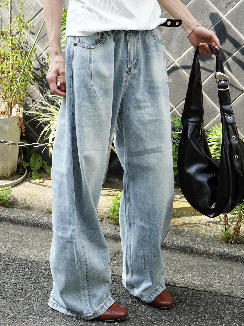 東京店WEB限定受注制【Chikashitsu +】barrel leg jeans | OUR